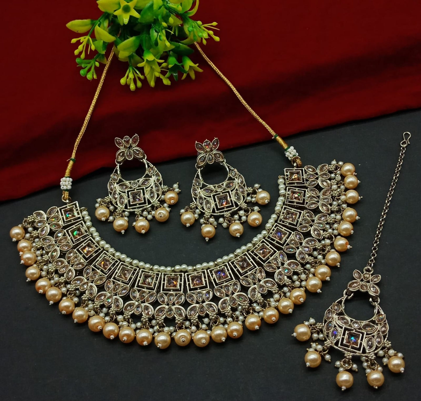 Avni Jewellery set by Navrang