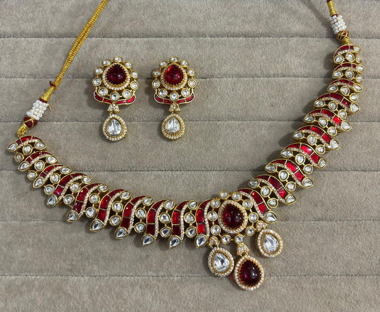 Aaran Necklace with silver foil stones (Maroon)