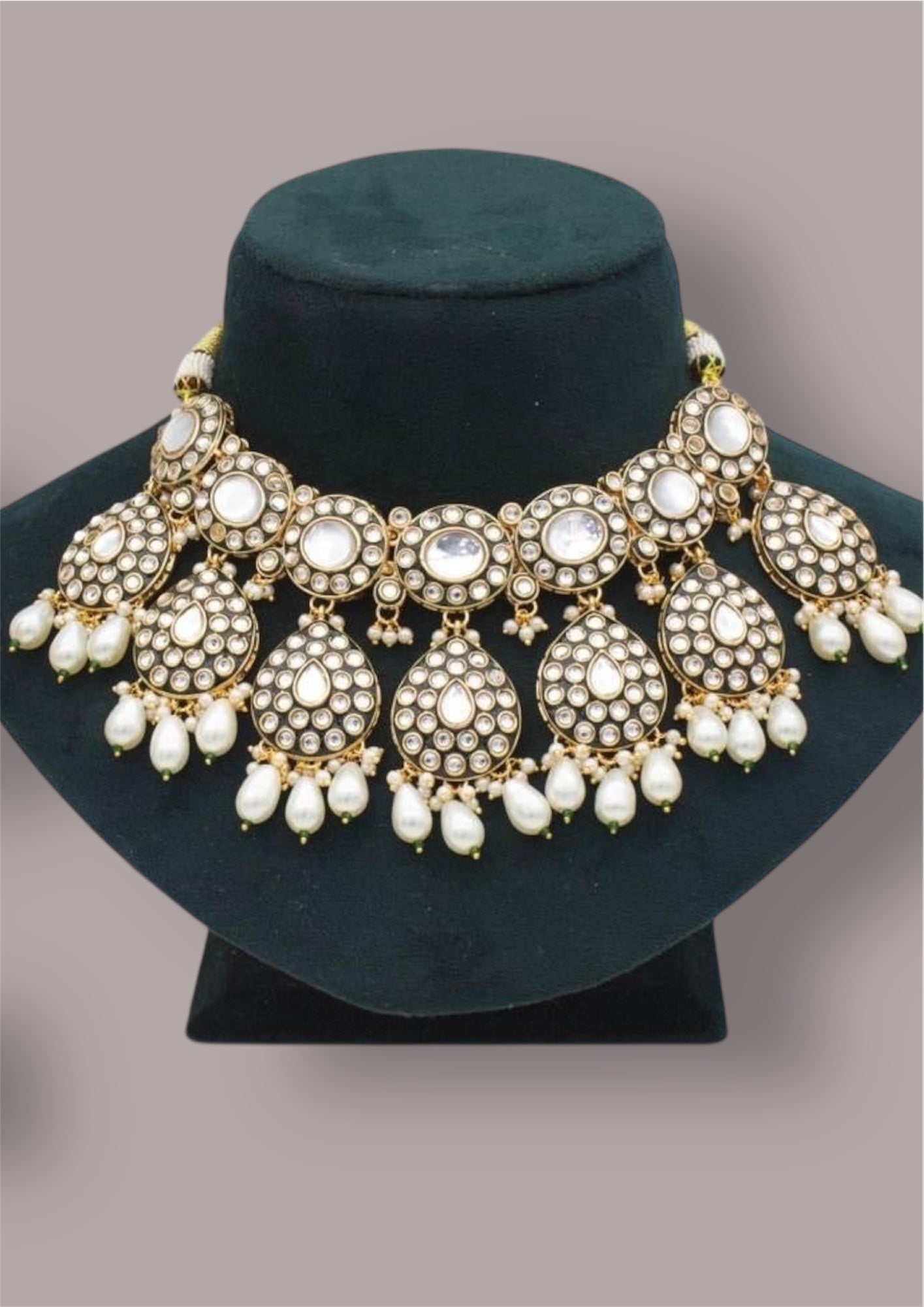 Kashvi Necklace set (White)