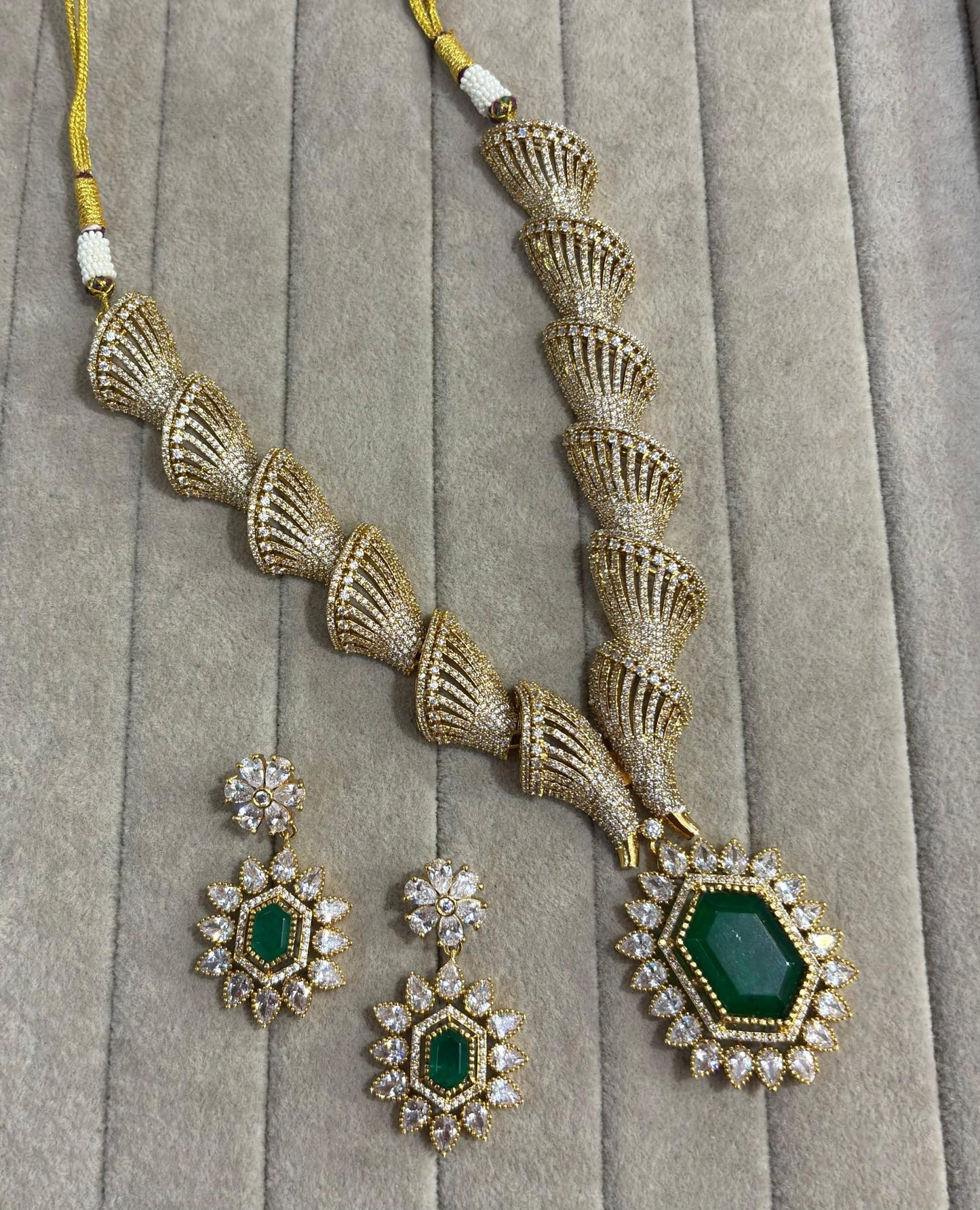 Glamora AD Necklace with doublet stone (Green)