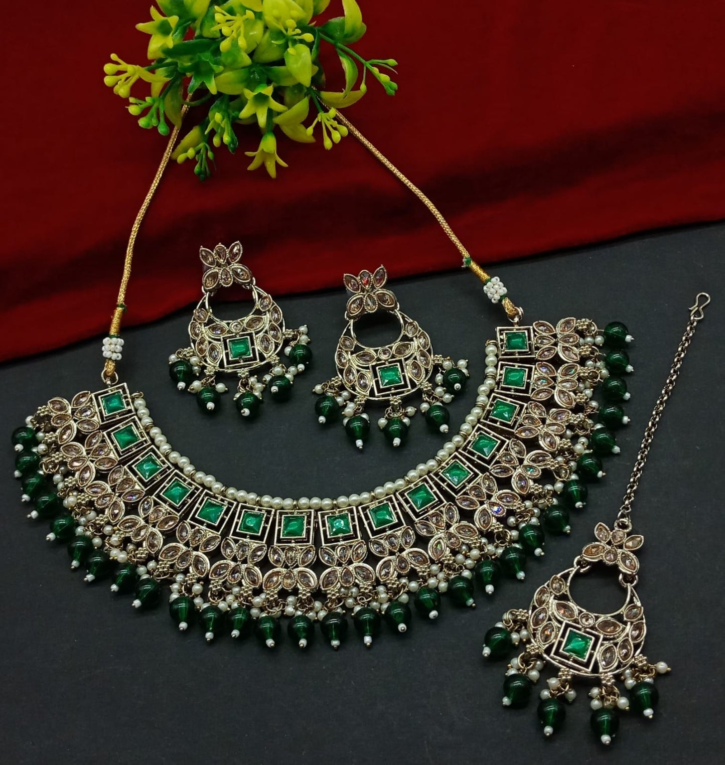 Avni Jewellery set by Navrang