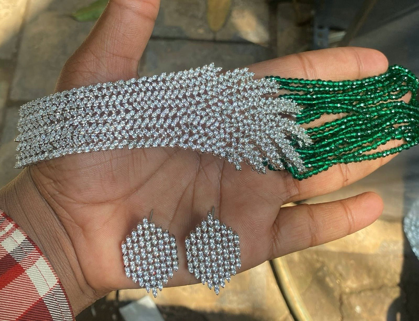 Smaragd Shobha Green Accent Diamond Choker Set