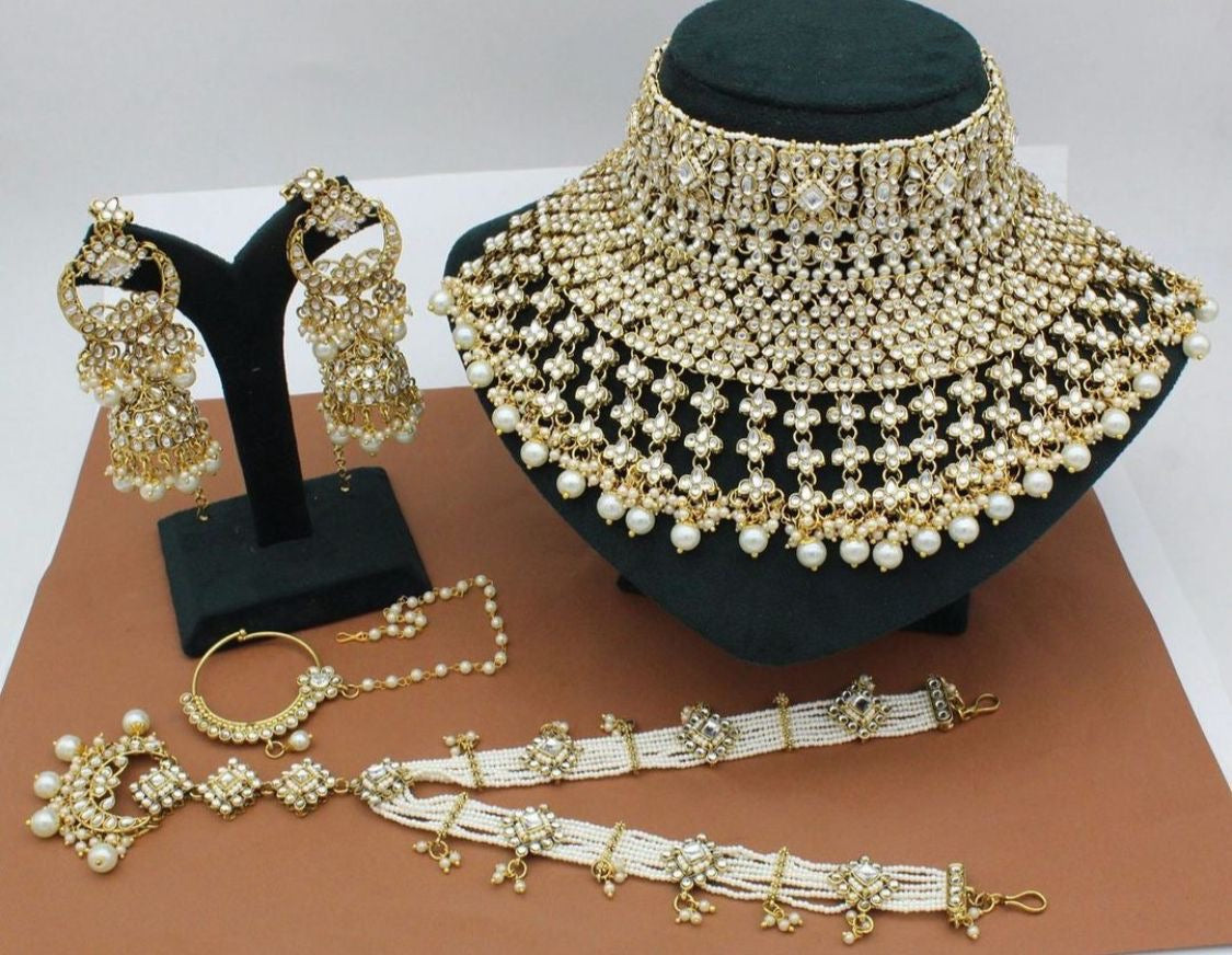 White Aura Bridal Jewellery set by Navrang